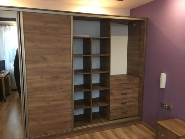 Szafa 4 drzwi z lustrami - obrazek 2