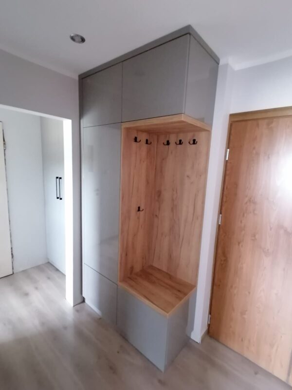 Garderoba szara wysoki połysk
